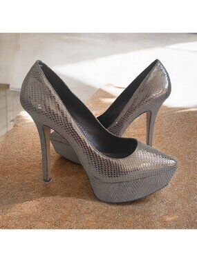 ALICE & OLIVIA Silver Leather Platform Heels Size 10 / 40